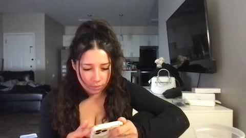 Snapshot of servexely chatting on 02.11.26 servexely online show from 02.11.26