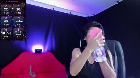 Snapshot of sesymilf chatting on 10.01.25 LUCERO online show from 10.01.25