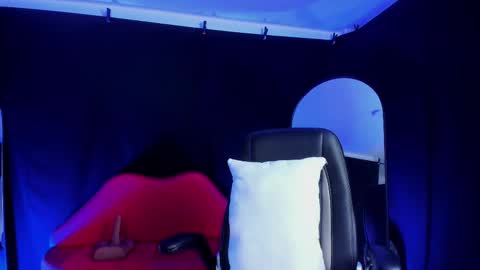 Snapshot of sesymilf chatting on 10.14.25 LUCERO online show from 10.14.25