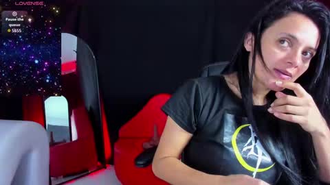 Snapshot of sesymilf chatting on 11.05.25 LUCERO online show from 11.05.25