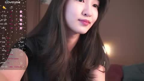 Snapshot of seulbi chatting on 05.09.26 Sana online show from 05.09.26