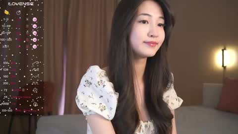 Snapshot of seulbi chatting on 05.18.26 Sana online show from 05.18.26