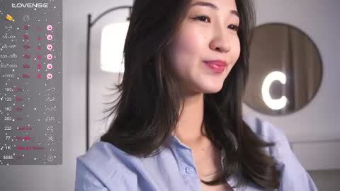 Snapshot of seulbi chatting on 06.27.26 Sana online show from 06.27.26