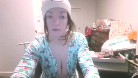Snapshot of sexislitpuss69 chatting on 12.14.25 sexislitpuss69 online show from 12.14.25
