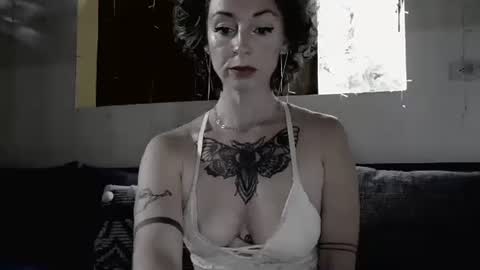 Snapshot of sexnchocolate chatting on 03.03.25 Trixy Rose online show from 03.03.25