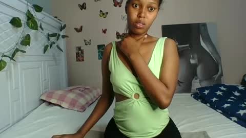 Snapshot of sexttiana_ebony chatting on 03.10.25 sexttiana_ebony online show from 03.10.25