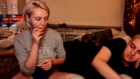 Snapshot of sexvibecouple chatting on 10.29.25 sexvibecouple online show from 10.29.25