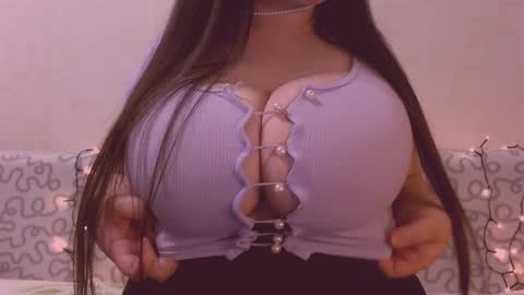 Snapshot of sexxgirlboy chatting on 12.25.24 Julia online show from 12.25.24