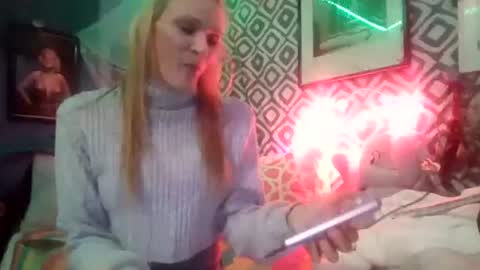 Leeah CloudZzz online show from 10.20.25