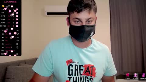 Snapshot of sexxxdickbig chatting on 09.28.25 Tommy online show from 09.28.25