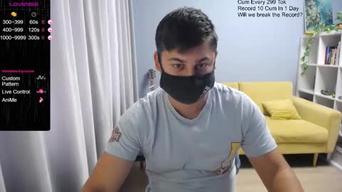 Snapshot of sexxxdickbig chatting on 10.21.25 Tommy online show from 10.21.25