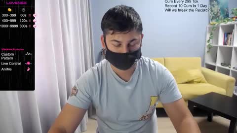 Snapshot of sexxxdickbig chatting on 10.22.25 Tommy online show from 10.22.25