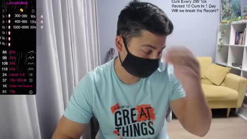 Snapshot of sexxxdickbig chatting on 10.27.25 Tommy online show from 10.27.25