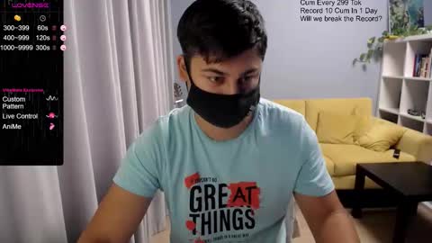 Snapshot of sexxxdickbig chatting on 11.05.25 Tommy online show from 11.05.25