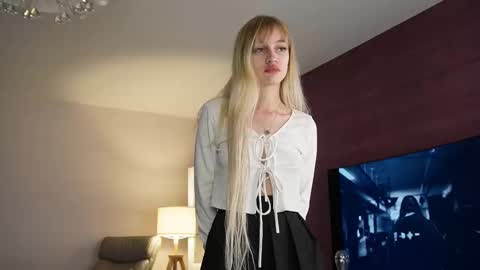 Snapshot of sexxxsirens chatting on 10.04.25 Hannah Monica Annie Andrea Eva Lina online show from 10.04.25