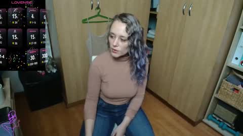 Snapshot of sexxxycrystali chatting on 09.12.25 sexxxycrystali online show from 09.12.25