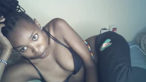 sexxy_curvy23 online show from 04.17.26