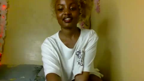 Snapshot of sexxy_daisyy chatting on 11.13.25 sexxy_daisyy online show from 11.13.25