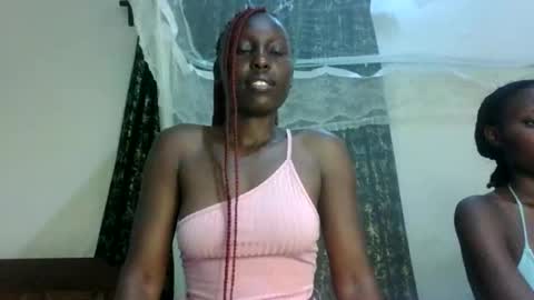 Snapshot of sexxy_melmine chatting on 04.27.26 Dolly online show from 04.27.26