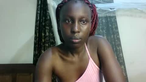 Snapshot of sexxy_melmine chatting on 05.06.26 Dolly online show from 05.06.26