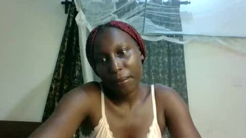 Snapshot of sexxy_melmine chatting on 05.13.26 Dolly online show from 05.13.26