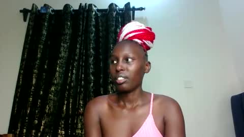 Snapshot of sexxy_melmine chatting on 05.19.26 Dolly online show from 05.19.26