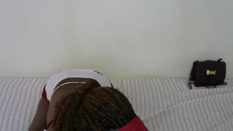 Snapshot of sexxy_nisa chatting on 02.26.25 sexxy_nisa online show from 02.26.25