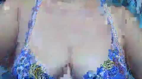 Snapshot of sexxyicee69 chatting on 02.17.25 misslovely j online show from 02.17.25