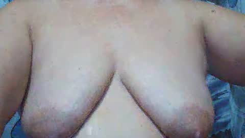 Snapshot of sexxyicee69 chatting on 03.03.25 misslovely j online show from 03.03.25