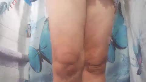 Snapshot of sexxyicee69 chatting on 09.24.25 misslovely j online show from 09.24.25