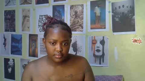 Snapshot of sexxykaree chatting on 04.19.26 sexxykaree online show from 04.19.26