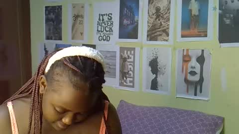 Snapshot of sexxykaree chatting on 04.25.26 sexxykaree online show from 04.25.26