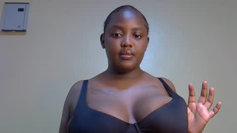 Snapshot of sexxykaree chatting on 05.05.26 sexxykaree online show from 05.05.26
