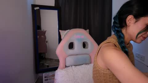 Snapshot of sexxylady__ chatting on 11.27.25 Angie online show from 11.27.25