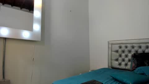 sexxylatincouple1 online show from 10.18.25