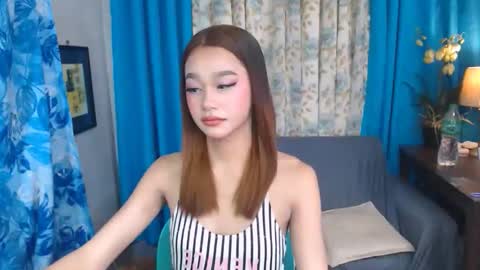 Snapshot of sexxyyesladyboyxxxx chatting on 10.29.25 sexxyyesladyboyxxxx online show from 10.29.25