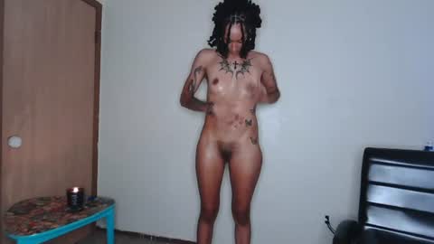 Snapshot of sexy6foot chatting on 06.25.26 sexy6foot online show from 06.25.26