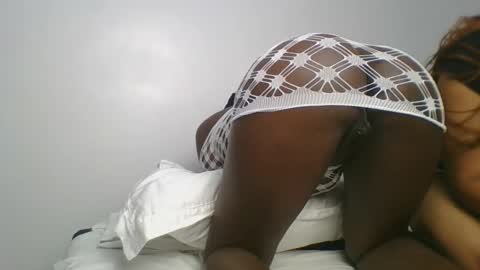 Snapshot of sexy__lips chatting on 01.30.25 Tina online show from 01.30.25