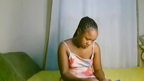 Snapshot of sexy_ariana_2 chatting on 10.13.25 Ariana online show from 10.13.25