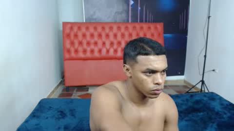 sexy_bigcock01 online show from 12.14.24