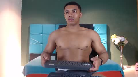 sexy_bigcock01 online show from 01.20.25