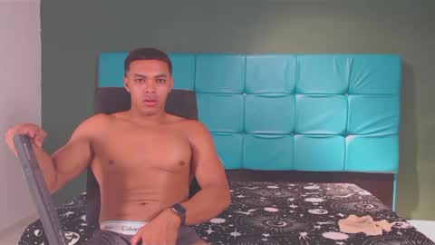 sexy_bigcock01 online show from 01.29.25