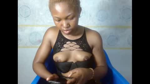 Snapshot of sexy_bluey247 chatting on 09.16.25 sexy_bluey247 online show from 09.16.25