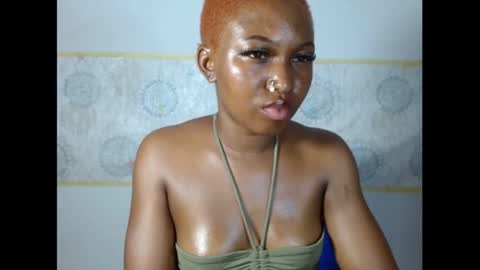 sexy_bluey247 online show from 09.25.25