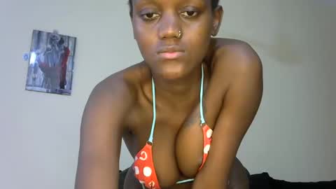 Snapshot of sexy_boobs23 chatting on 01.13.25 liya online show from 01.13.25