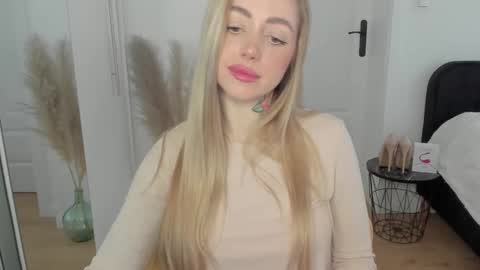 C o r a l i e online show from 02.13.25