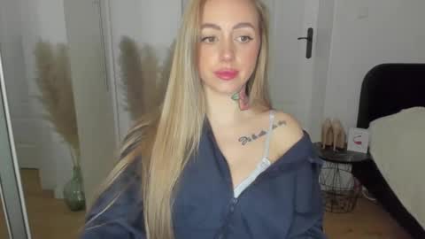 C o r a l i e online show from 02.25.25