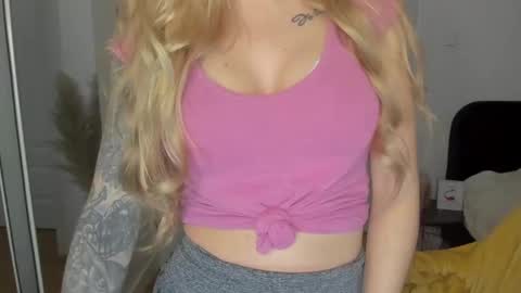 C o r a l i e online show from 03.12.25