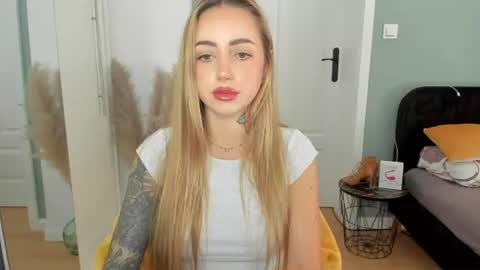C o r a l i e online show from 06.25.26