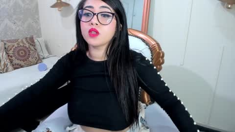  C R I S T A L  online show from 01.22.25